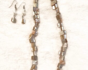 Mother of Pearl Necklace and Earrings Set - Vintage