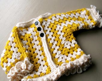 Patrón fácil de chaqueta de bebé a crochet: suéter hexagonal con volantes para recién nacidos de hasta 12 meses.