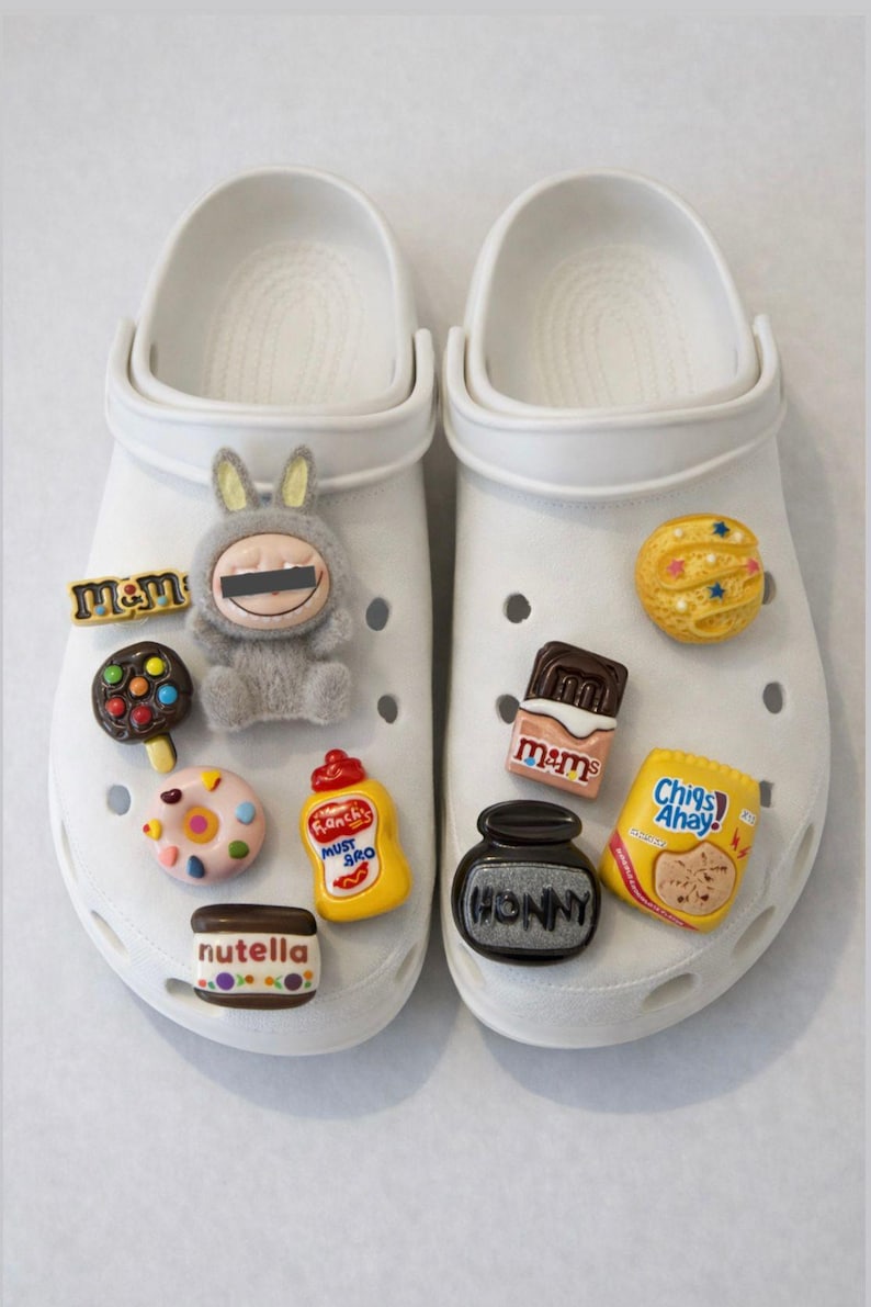9 PC Anime Monster Shoe Charms, Kids Party Favors, Limited Time Special, Gift, Personalized Bild 2