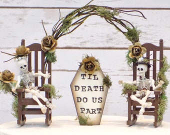 Til Death Do Us Part Skeleton Couple Mossy Wedding Cake Topper | Rustic Woodland Forest Moss Cake Decor | Gothic Halloween Wedding