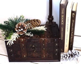 Seasonal Winter Home Decor Wood Trunk Box Holiday Decoration with Greenery and Pinecones | Bookshelf Home Decor Accents | Christmas Gift Box