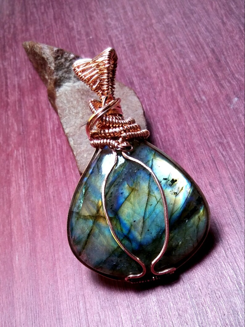 hand made setting Model Jb#100. Green Copper Yellow Pendant LABRADORITE Spectrolite WIRE WRAPPED,100 Blue