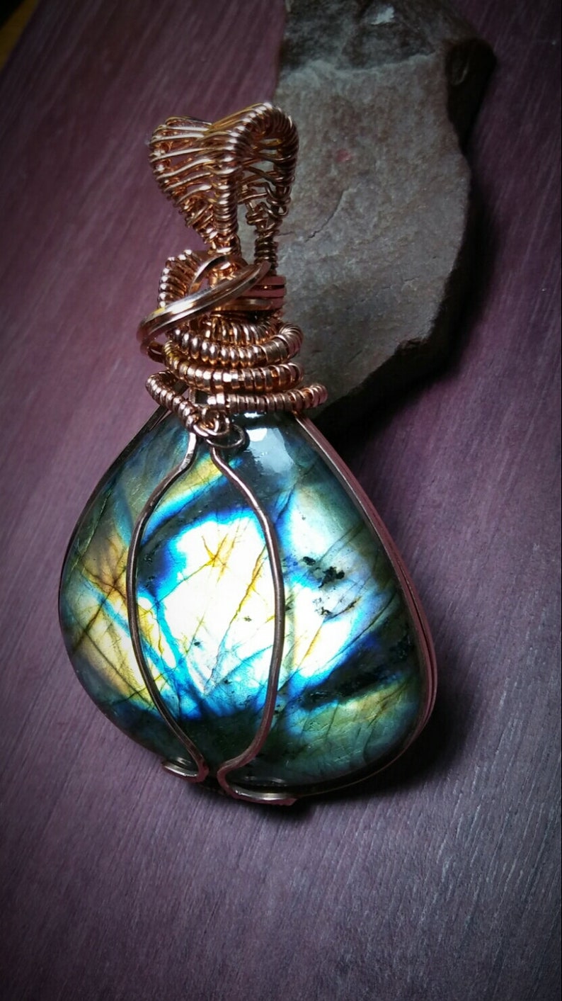 hand made setting Model Jb#100. Green Copper Yellow Pendant LABRADORITE Spectrolite WIRE WRAPPED,100 Blue