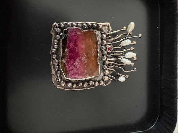 Iriniri 1 1/2” Brooch