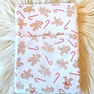 Christmas Padded Kindle E Reader or Book Sleeve w/ Pocket, Padded E reader Sleeve, Book sleeve, Gifts for Book Lovers, Bookworm holiday gift