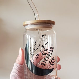 Floral Moon Glass tumbler with lid, witchy can glass cup, witchy gift, moon phase glass cup, boho glass coffee cup, mystical moon glass cup