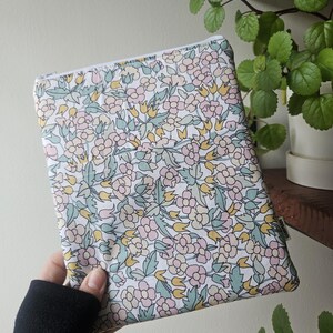 Pastel Florals Padded E Reader or Book Sleeve w/ Pocket, Padded E reader Sleeve, Book sleeve, Gifts for Book Lovers, Floral Kindle Case