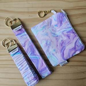 Purple and Blue Swirl Tie-dye Wristlet Keychain, Stretchy Wristlet Keychain, Wristlet Keychain with Wallet Pouch, Tie-dye wristlet keychain