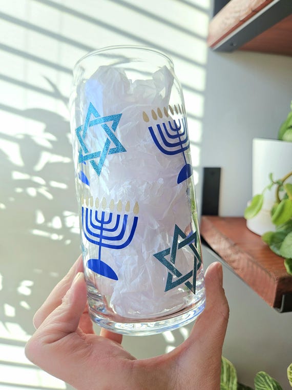 Hannukah Glass Iced Coffee Cup With Lid and Straw, 20 Oz 16 Oz Christmas  Glass Can Tumbler, Menorah Glass Tumbler - Etsy Israel