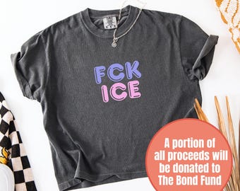 Camiseta cropped com estampa discreta "FCK ice", camiseta ativista, "foda-se o ICE", camiseta "Chinga la Migra", camiseta de direitos humanos, camiseta de direitos dos imigrantes, camiseta "No ICE"