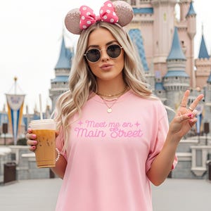 メインストリートで会いましょう マジックテーマパークTシャツ