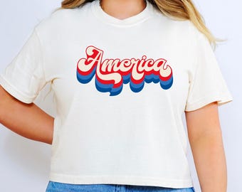 Camiseta retrô americana, camiseta com estampa do 4 de julho, camiseta patriótica vintage, camiseta patriótica com escrita cursiva ondulada, camiseta para show do Dia da Independência dos EUA