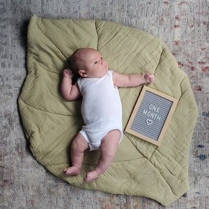 100% Cotton Muslin Leaf Baby Playmat, Baby monthly photo mat, tummy time playmat, boho playmat, baby mat, kids boho leaf playmat