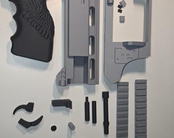 1:1 scale 42cm Resident Evil Requiem Revolver Replica – 3D Printed Prop – Cosplay Weapon – Display Collectible