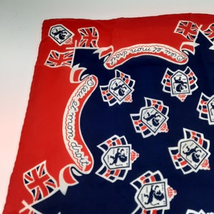 Vintage British Monarch scarf Dieu et mon droit red white blue royal seal image 4