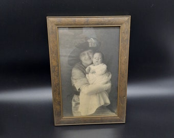 Antique mother and child portrait photo picture framed black and white turn of the century