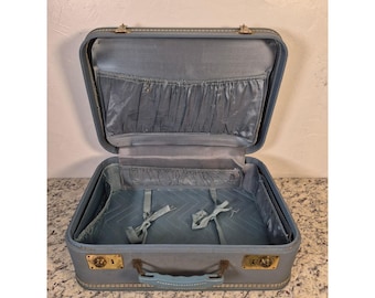 Vintage blue hard-shell suitcase overnight bag train case mid-century satin lining 18" x 13" x 6.5"