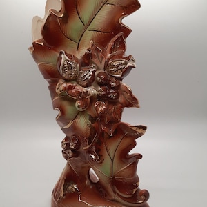vintage feuilles d&#39;automne et glands vase moderne du milieu du siècle, accessoires gland dorés élégance royale
