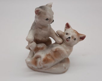 Figura de gatito juguetón de cerámica vintage pintada a mano, hecha en Japón, decoración kitsch.
