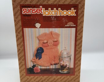 Vintage Sunset Latch hook Rosebud pig wall hanging kit 1971 original packaging