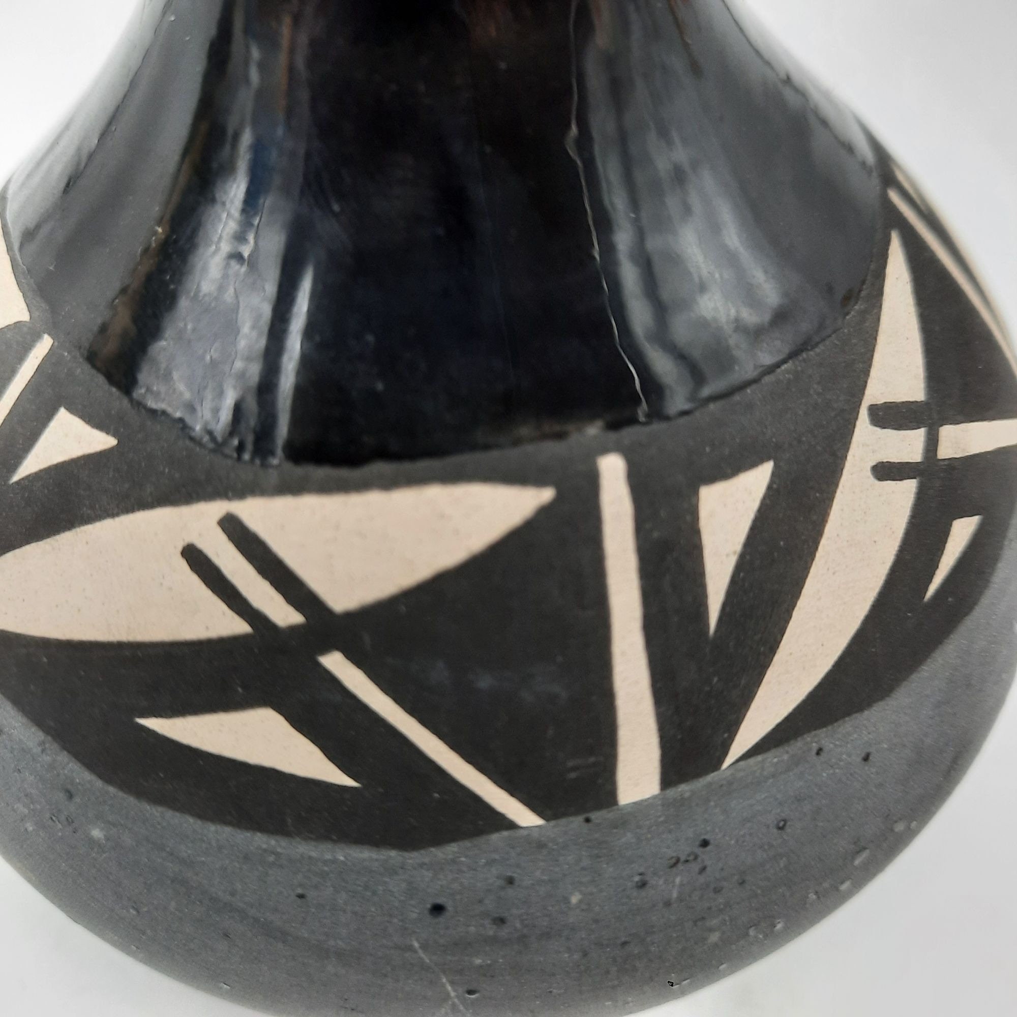 Dorothy Torivio Native American Acoma Pueblo Pottery Vase Black