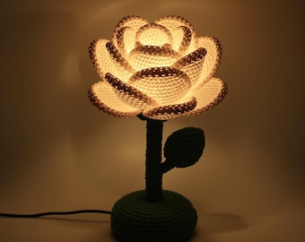 The Victorian Rose Table Lamp – Luxury Floral Amigurumi Light – Elegant Home Decor – Digital PDF Download