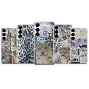 Può includere: Una collezione di cinque custodie per telefono con vari design. Le custodie presentano immagini di leopardi delle nevi, stampa leopardata e il testo "NOW LEOPARD". Le custodie sono trasparenti e hanno una finitura lucida.