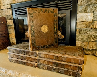 Zestaw 33 tomów masońskich Alberta G. Mackeya w twardej oprawie, 1921 r., siedem tomów