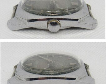 Montre Mécanique Vintage Vostok URSS 1980 - Calibre 2214, 18 Rubis, Cadran Noir Chiffres Romains