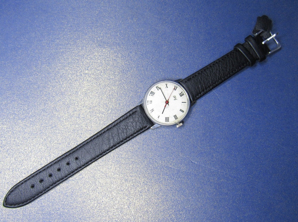 Montre Mécanique Raketa URSS Années 70 - Boîtier 35mm Acier, Bracelet Cuir - 19 Rubis, Antimagnétique