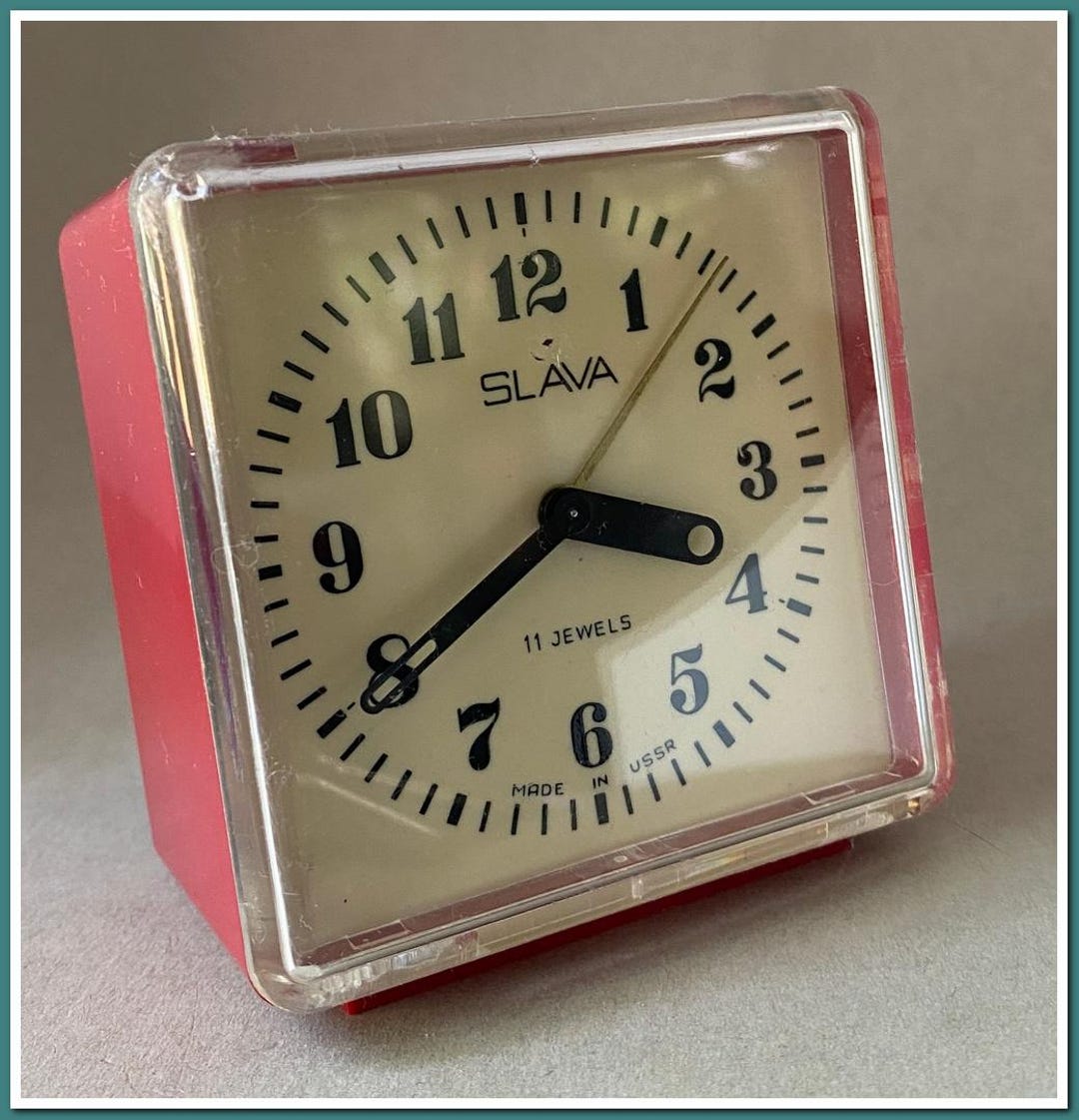 ソビエト　旧ソ連　レトロ　SLAVA スラヴァ　ビンテージ　置き時計 Vintage Soviet Slava Alarm Clock - Made in USSR, 1988, Retro Desk