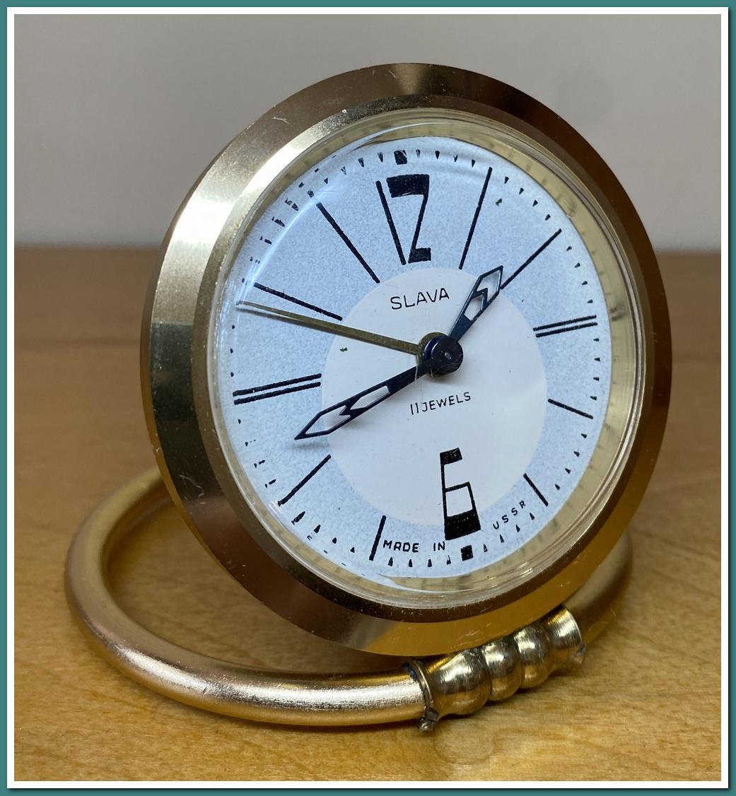 スラヴァ ソビエト SLAVA アラームクロック 手巻き 置き時計 目覚まし時計 SLAVA アラーム時計 – store by roovice