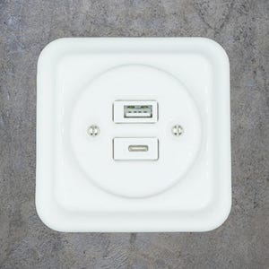 Porzellan-Doppel-USB A+C-Ladebuchse, moderne Unterputzmontage