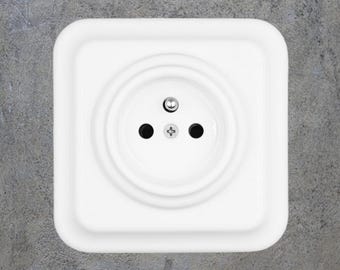 Porzellan Wandsteckdose im französischen Stil mit Schutzklappe und Erdung, moderner Stil, Unterputzmontage