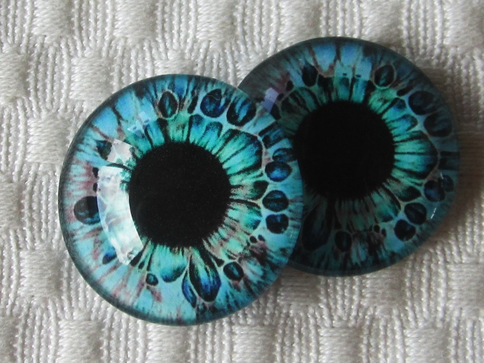 Glass Eyes, Dragon Eyes, Eyes for Jewelry, Crafts and Sculpture 