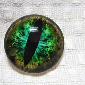 Glass eye for Jewelry and art
