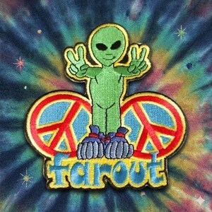 Green Alien Head Patch, Iron On Patch, Paranormal Badge, XFiles UFO Lore, Government Secrets, Sew-On Applique for Clothing Backpacks