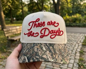Chapeau brodé camouflage This Are The Days, chapeau papa typographie groovy