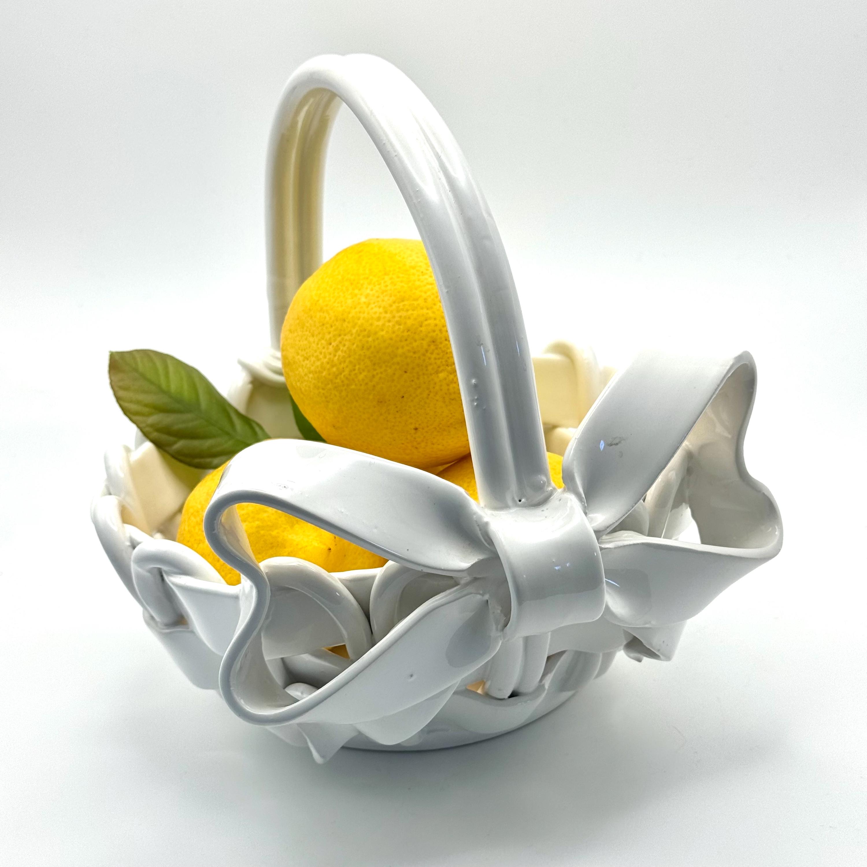 イタリア製　Vietri Italy ジュエリーボックス総花柄　セラミック Vintage Vietri Italian Ceramic Basket: White Woven Lattice Fruit