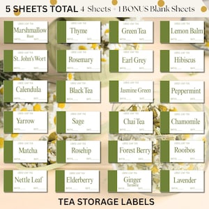 Könnte beinhalten: Ein Set rechteckiger Tee-Aufbewahrungsetiketten mit weißem Hintergrund, einem grünen vertikalen Streifen auf der linken Seite und grünem Text. Jedes Etikett enthält LOOSE LEAF TEA, einen Teenamen sowie Zeilen für BATCH und DATE. Der Text 5 SHEETS TOTAL 4 Sheets + 1 BONUS Blank Sheets und TEA STORAGE LABELS ist sichtbar.
