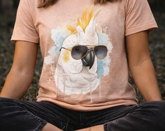 Camiseta de cacatúa con gafas de sol, divertida camiseta de pájaro, Bella+Canvas 3001, acuarela animal, unisex.