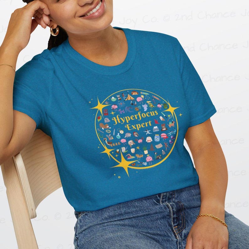 Hyperfocus Expert | Starry ADHD & Neurodiversity Self-Confidence | Soft Unisex T-Shirt zdjęcie 7