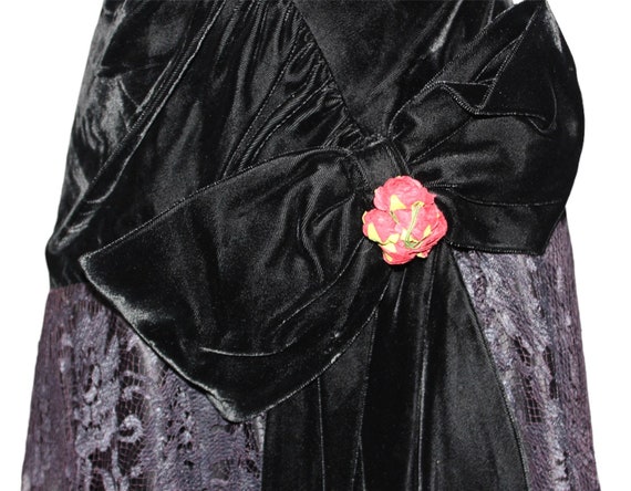 Gorgeous Vintage 80s black velvet and lace rose e… - image 6