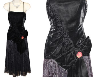 Gorgeous Vintage 80s black velvet and lace rose embellished bow dress