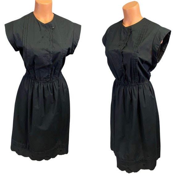 Adorable Little Black 60s 70s Scalloped Embroider… - image 1