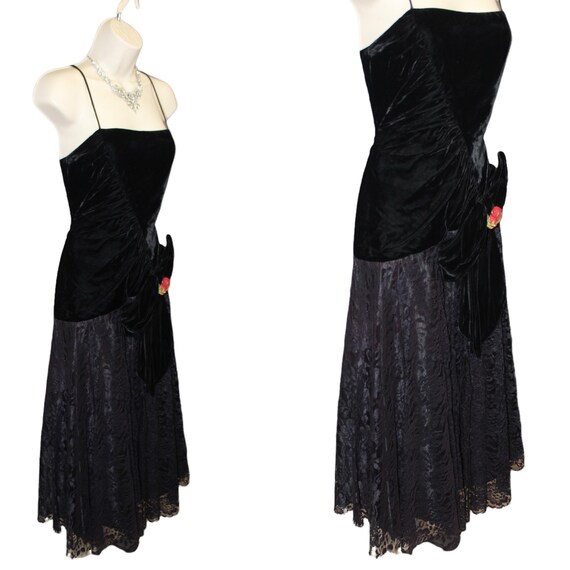 Gorgeous Vintage 80s black velvet and lace rose e… - image 5