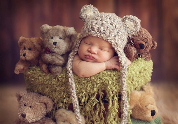 Babies Knitted Bear Hat 2 Colours