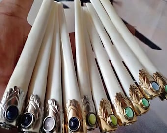 Portahueso de vaca artesanal con anillo de piedras preciosas / Accesorio artesanal