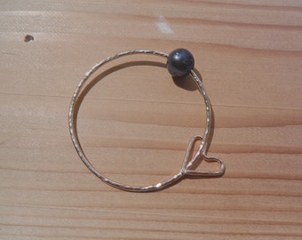 Brazalete de perlas de agua dulce Bebé/ Keiki con corazón flotante.