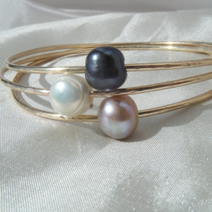 Freshwater pearl bangle set.
